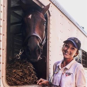 Meet your Posher, Caitlin